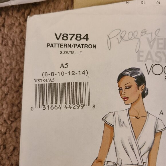 11 Vintage Vogue Patterns - Picture 5 of 16
